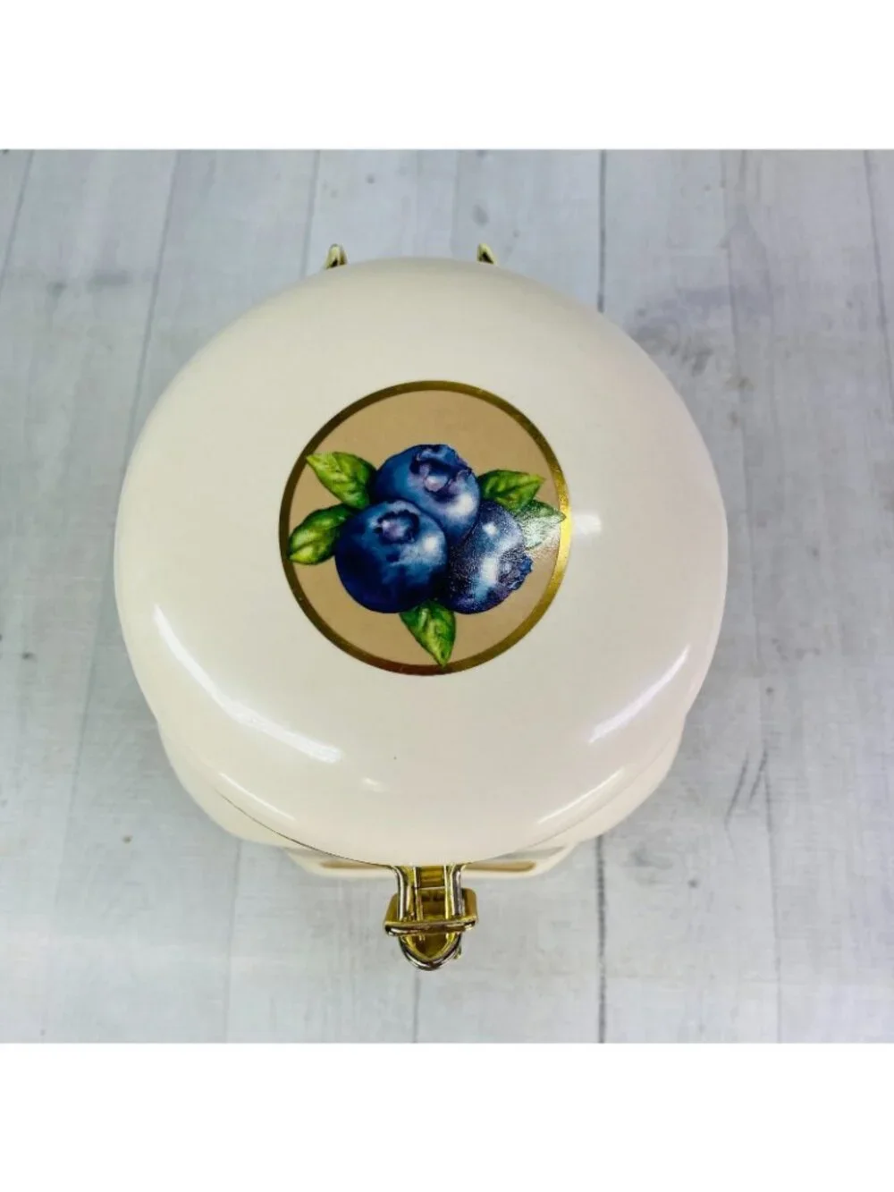 Knott's Berry Farm STRAWBERRY BLUEBERRIES Floral Ceramic Ivory 10